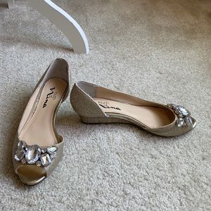 Nina Reeta Gold sparkling bling low wedges size 6